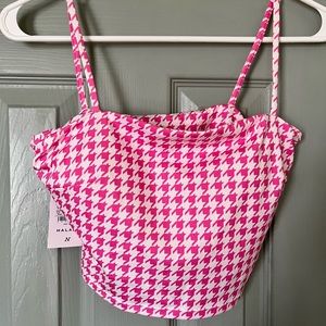 Halara cropped tank Pink and white houndstooth new with tags built-in bra small